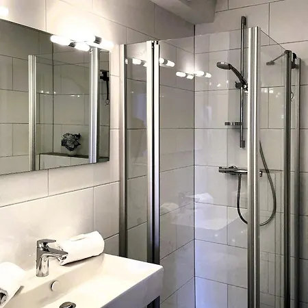 Daire Seeadler 14, Sandwall